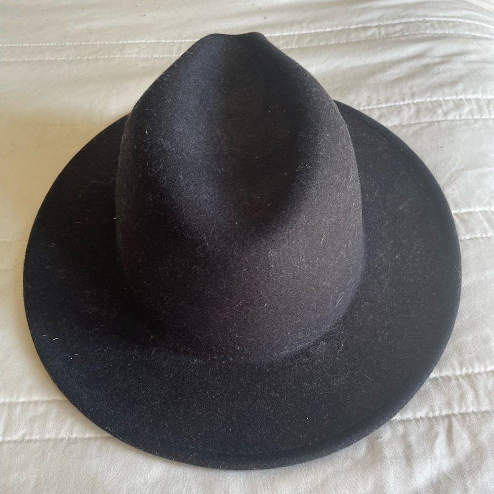 Black fedora hat